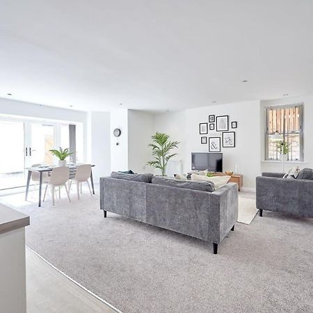 Modern 2 Bedroom Apartment In Preston Preston  Eksteriør bilde