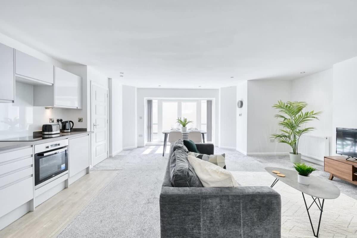 Modern 2 Bedroom Apartment In Preston Preston  Eksteriør bilde