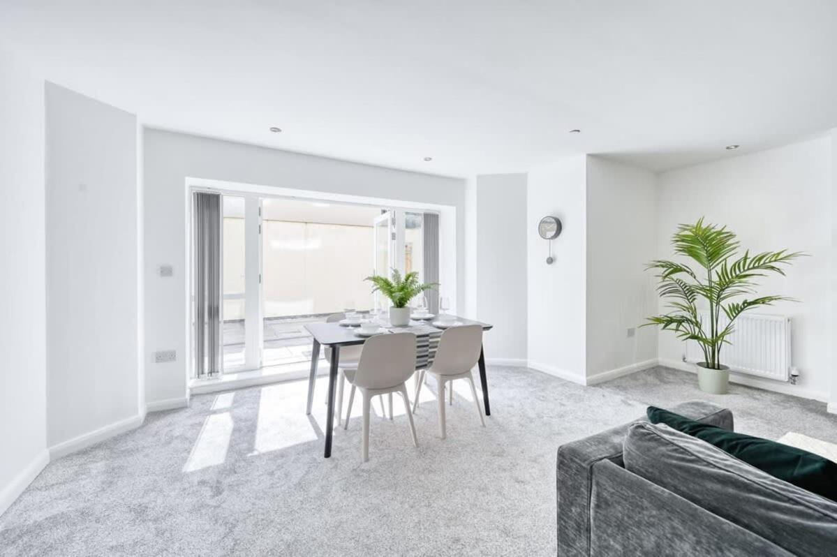 Modern 2 Bedroom Apartment In Preston Preston  Eksteriør bilde